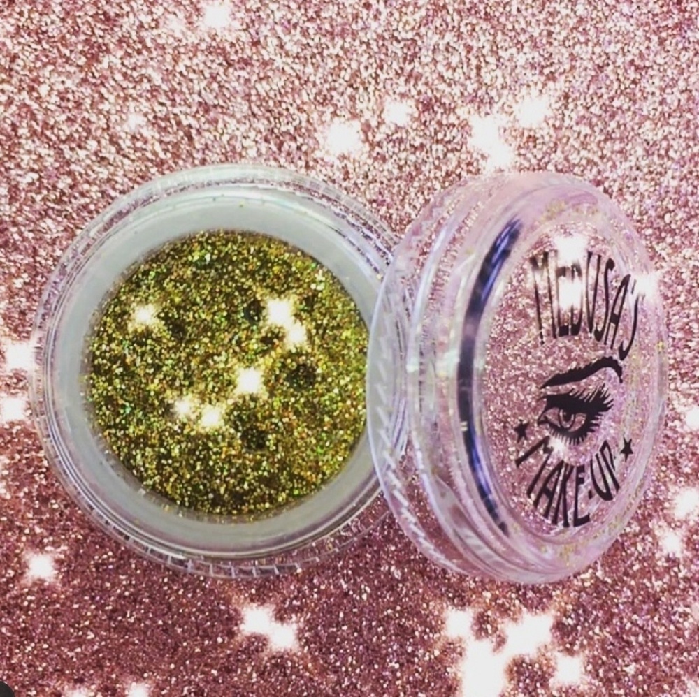 🧚‍♀️GOLD DIGGER Medusa Makeup Glitter Pot NWT